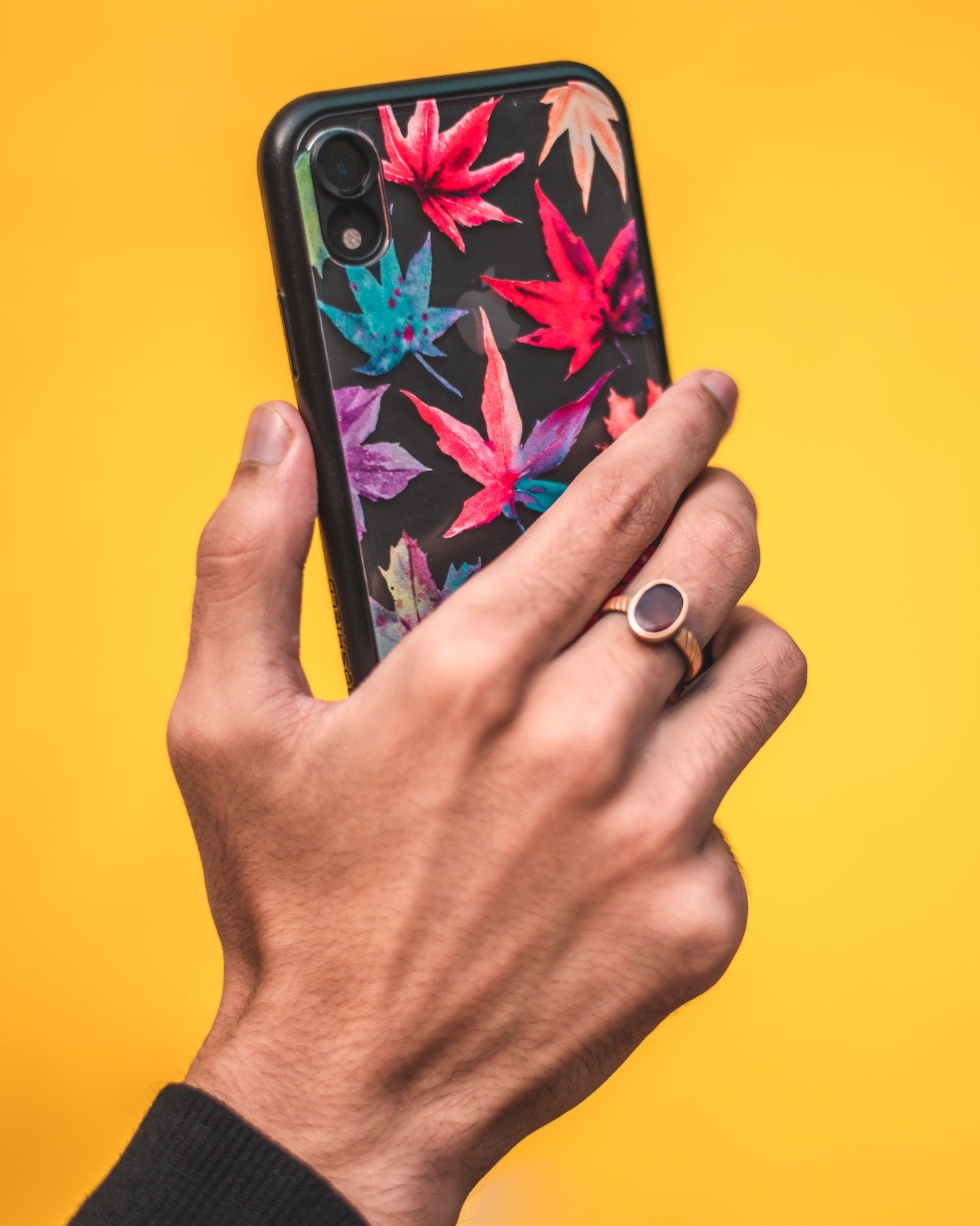Protege con Estilo: La Importancia de la Calidad en las Fundas de Dispositivos Electrónicos